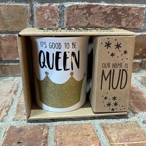 NIB Enesco "It's Good To Be Queen" Glitter Mug